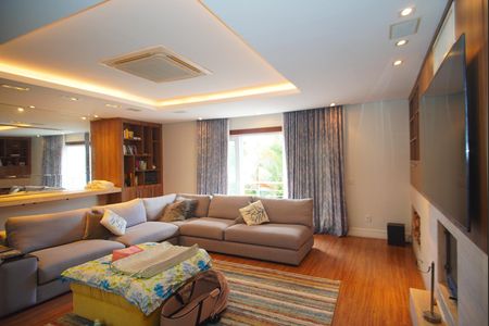 Sala 2 de casa para alugar com 3 quartos, 420m² em São João, Porto Alegre