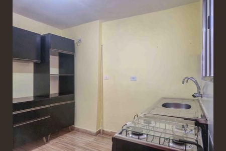 Cozinha de casa para alugar com 1 quarto, 22m² em Vila Gomes, São Paulo