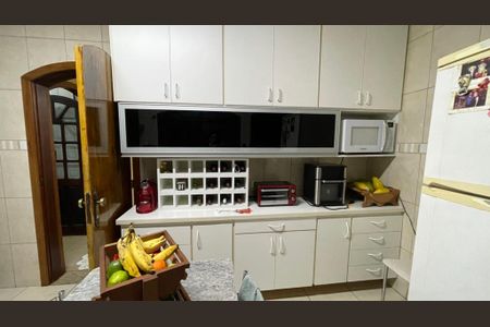 Casa à venda com 250m², 3 quartos e 4 vagas Casa à venda com 250m², 3 quartos e 4 vagasFoto 02