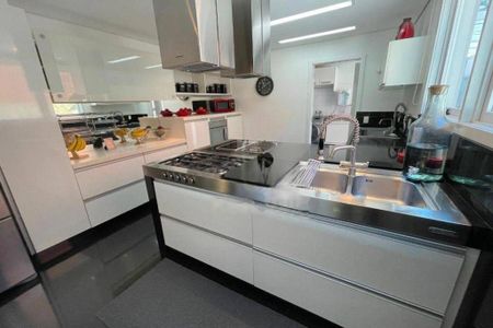 Casa à venda com 700m², 5 quartos e 6 vagas