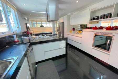 Casa à venda com 700m², 5 quartos e 6 vagas