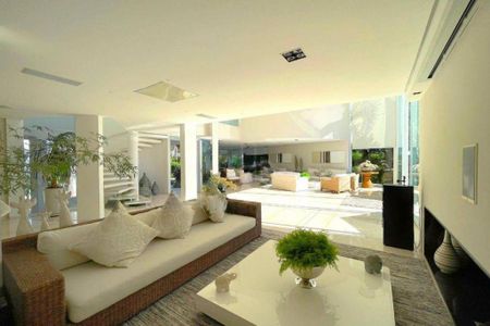 Casa à venda com 700m², 5 quartos e 6 vagas