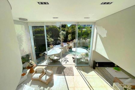 Casa à venda com 700m², 5 quartos e 6 vagas