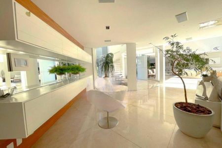 Casa à venda com 700m², 5 quartos e 6 vagas