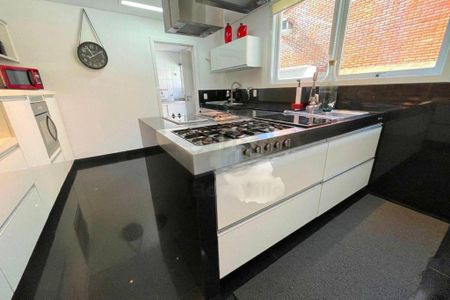 Casa à venda com 700m², 5 quartos e 6 vagas