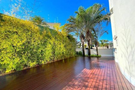 Casa à venda com 700m², 5 quartos e 6 vagas