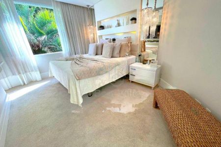 Casa à venda com 5 quartos, 700m² em Alphaville Industrial, Barueri