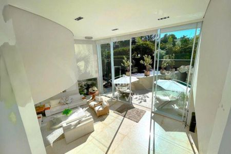 Casa à venda com 700m², 5 quartos e 6 vagas