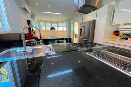 Casa à venda com 700m², 5 quartos e 6 vagas