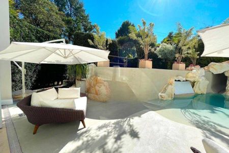 Casa à venda com 700m², 5 quartos e 6 vagas