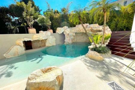 Casa à venda com 700m², 5 quartos e 6 vagas