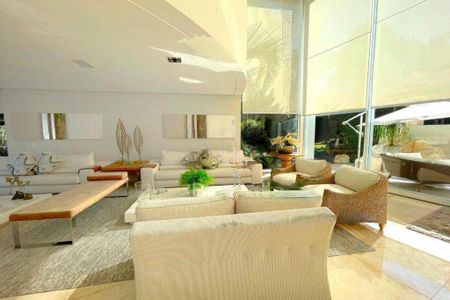 Casa à venda com 700m², 5 quartos e 6 vagas