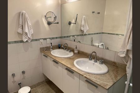 Apartamento à venda com 3 quartos, 200m² em Santa Cecilia, São Paulo