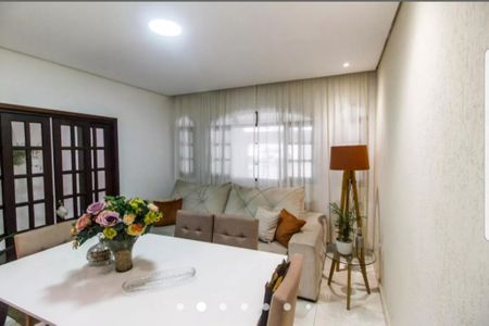 Foto 01 de casa à venda com 4 quartos, 200m² em Jardim Tupanci, Barueri