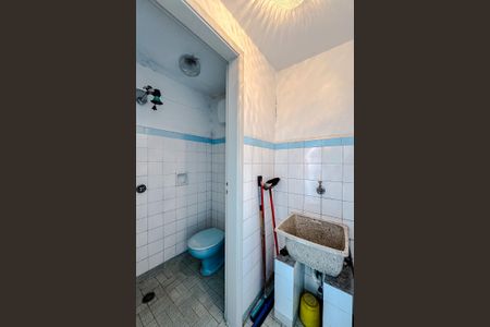 Casa para alugar com 254m², 3 quartos e 5 vagas Casa para alugar com 254m², 3 quartos e 5 vagasBanheiro de serviço