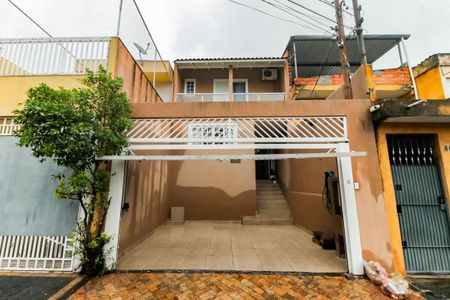Casa para alugar com 250m², 3 quartos e 2 vagasFachada e Garagem