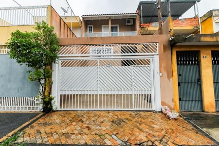 Casa para alugar com 250m², 3 quartos e 2 vagasFachada