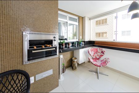 Apartamento à venda com 121m², 3 quartos e 3 vagasSala