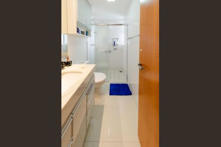 Apartamento à venda com 121m², 3 quartos e 3 vagasBanheiro social