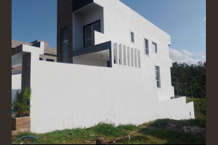 Casa de condomínio à venda com 320m², 5 quartos e 4 vagas Casa de condomínio à venda com 320m², 5 quartos e 4 vagasFoto 03