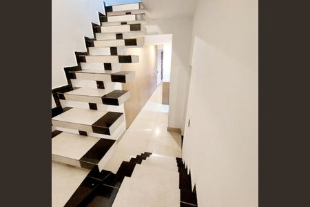 Casa de condomínio à venda com 320m², 5 quartos e 4 vagas Casa de condomínio à venda com 320m², 5 quartos e 4 vagasFoto 08