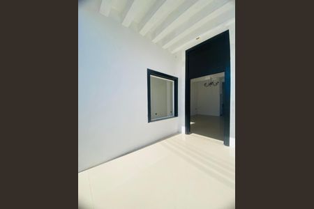 Casa de condomínio à venda com 320m², 5 quartos e 4 vagas Casa de condomínio à venda com 320m², 5 quartos e 4 vagasFoto 06