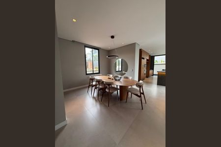 Casa de condomínio à venda com 320m², 4 quartos e 4 vagasFoto 03