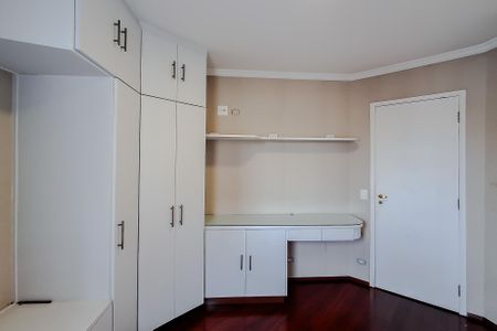 Apartamento à venda com 85m², 3 quartos e 2 vagasQuarto 2