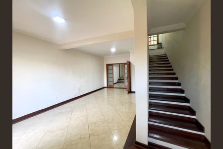 Casa à venda com 195m², 3 quartos e 2 vagas Casa à venda com 195m², 3 quartos e 2 vagasFoto 06