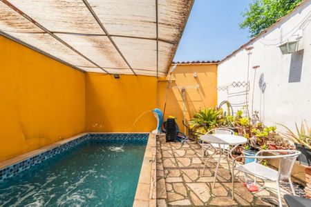 Casa à venda com 180m², 3 quartos e 2 vagasFoto 01