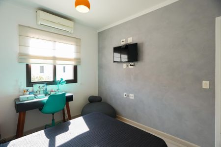 Casa de condomínio à venda com 180m², 3 quartos e 4 vagasFoto 02