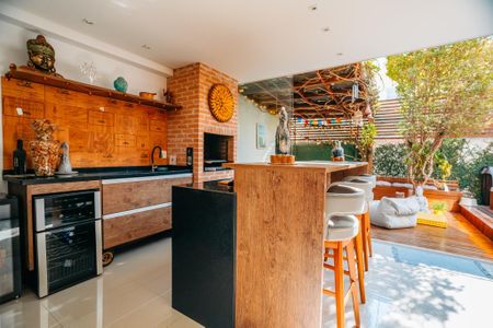 Casa de condomínio à venda com 180m², 3 quartos e 4 vagasFoto 01