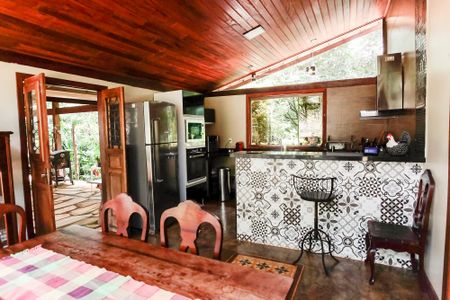 Cozinha de casa de condomínio à venda com 3 quartos, 1200m² em Casa Branca, Brumadinho