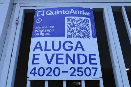 Casa para alugar com 100m², 4 quartos e 2 vagasPlaca instalada no portão do imóvel - Código da placa: LDNB-689