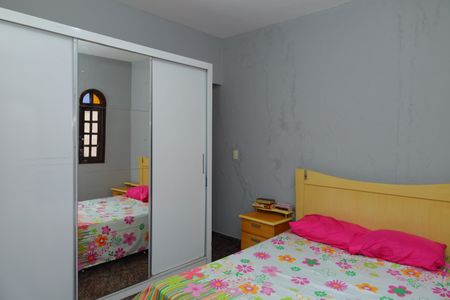 Casa para alugar com 100m², 4 quartos e 2 vagasQuarto 2