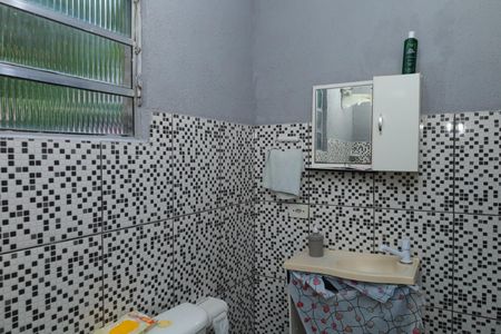 Casa para alugar com 100m², 4 quartos e 2 vagasEdícula - Banheiro