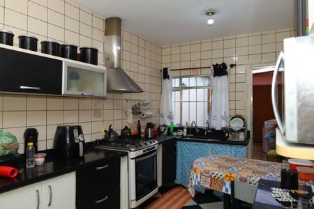 Casa para alugar com 100m², 4 quartos e 2 vagasCozinha