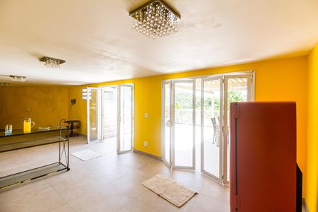 Casa de condomínio à venda com 700m², 4 quartos e 4 vagas Casa de condomínio à venda com 700m², 4 quartos e 4 vagasÁrea comum - Salão de festas