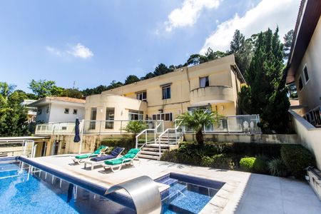 Casa de condomínio à venda com 700m², 4 quartos e 4 vagas Casa de condomínio à venda com 700m², 4 quartos e 4 vagasPiscina