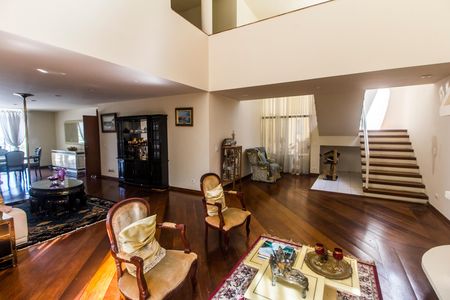 Casa de condomínio à venda com 700m², 4 quartos e 4 vagas Casa de condomínio à venda com 700m², 4 quartos e 4 vagasSala
