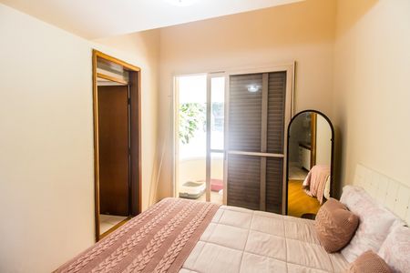 Casa de condomínio à venda com 700m², 4 quartos e 4 vagas Casa de condomínio à venda com 700m², 4 quartos e 4 vagasSuíte 2