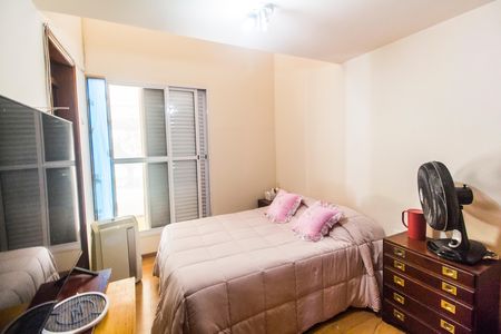 Casa de condomínio à venda com 700m², 4 quartos e 4 vagas Casa de condomínio à venda com 700m², 4 quartos e 4 vagasSuíte 3