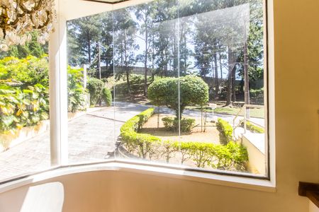 Casa de condomínio à venda com 700m², 4 quartos e 4 vagas Casa de condomínio à venda com 700m², 4 quartos e 4 vagasVista