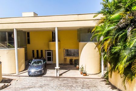 Casa de condomínio à venda com 700m², 4 quartos e 4 vagas Casa de condomínio à venda com 700m², 4 quartos e 4 vagasVista da Rua