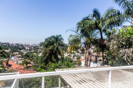Casa de condomínio à venda com 700m², 4 quartos e 4 vagas Casa de condomínio à venda com 700m², 4 quartos e 4 vagasVista da Sala