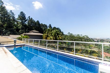 Casa de condomínio à venda com 700m², 4 quartos e 4 vagas Casa de condomínio à venda com 700m², 4 quartos e 4 vagasPiscina