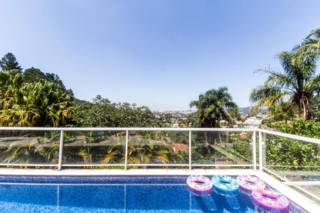 Casa de condomínio à venda com 700m², 4 quartos e 4 vagas Casa de condomínio à venda com 700m², 4 quartos e 4 vagasPiscina
