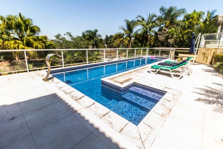 Casa de condomínio à venda com 700m², 4 quartos e 4 vagas Casa de condomínio à venda com 700m², 4 quartos e 4 vagasPiscina