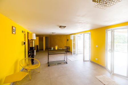 Casa de condomínio à venda com 700m², 4 quartos e 4 vagas Casa de condomínio à venda com 700m², 4 quartos e 4 vagasÁrea comum - Salão de festas