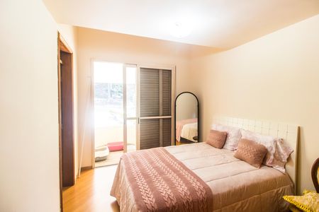 Casa de condomínio à venda com 700m², 4 quartos e 4 vagas Casa de condomínio à venda com 700m², 4 quartos e 4 vagasSuíte 2